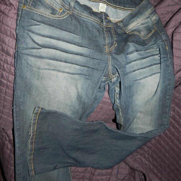 Mudd Hipster Denium Jeans Medium Bell bottom Womens size 17 - Picture 1 of 8